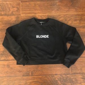 2 LEFT❗️☀️BLONDE slightly cropped crew neck black